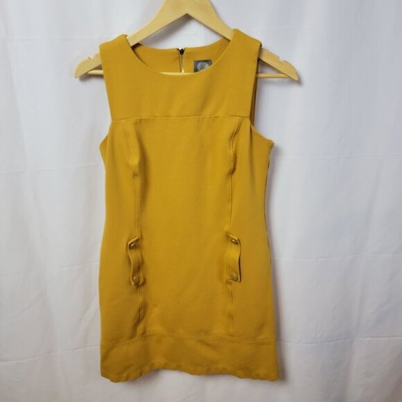 Chic Vince Camuto Dress - Size 6, Very Gently Used - Picture 2 of 12
